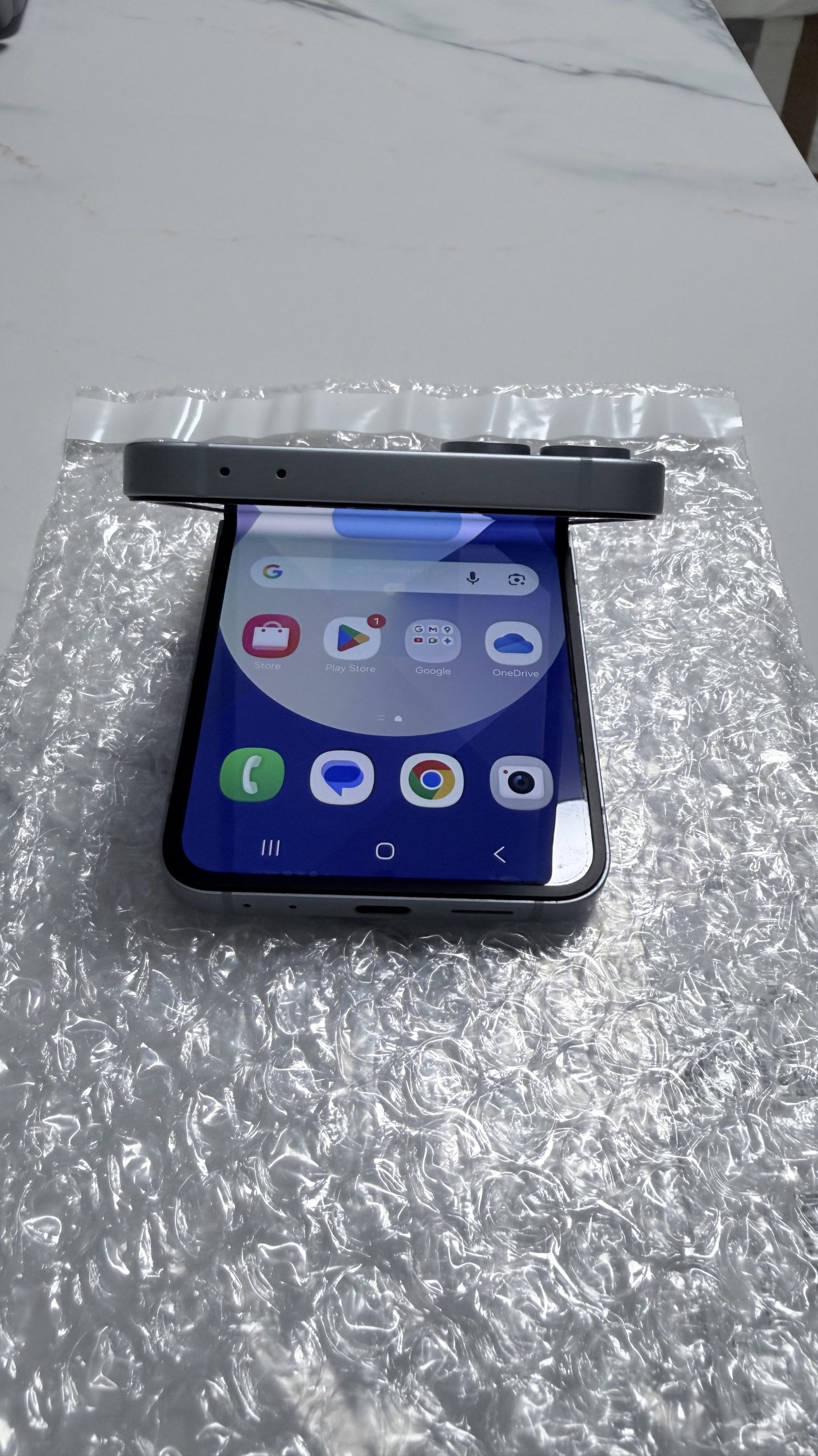 Samsung Galaxy Z Flip6 256GB Blue — Desbloqueado — Grado A - Imagen 6