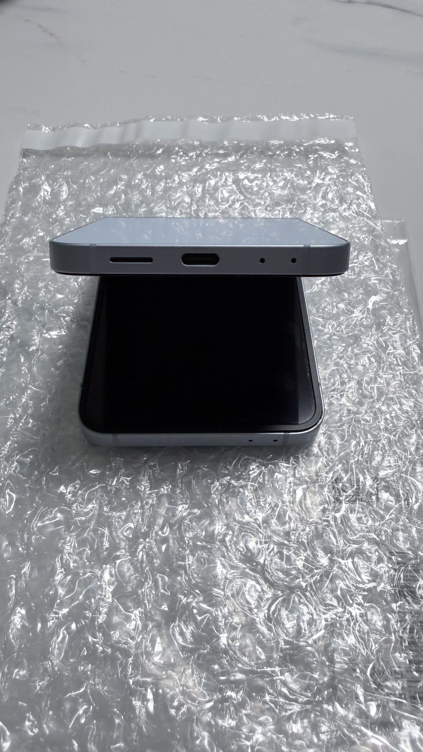 Samsung Galaxy Z Flip6 256GB Blue — Desbloqueado — Grado A - Imagen 9
