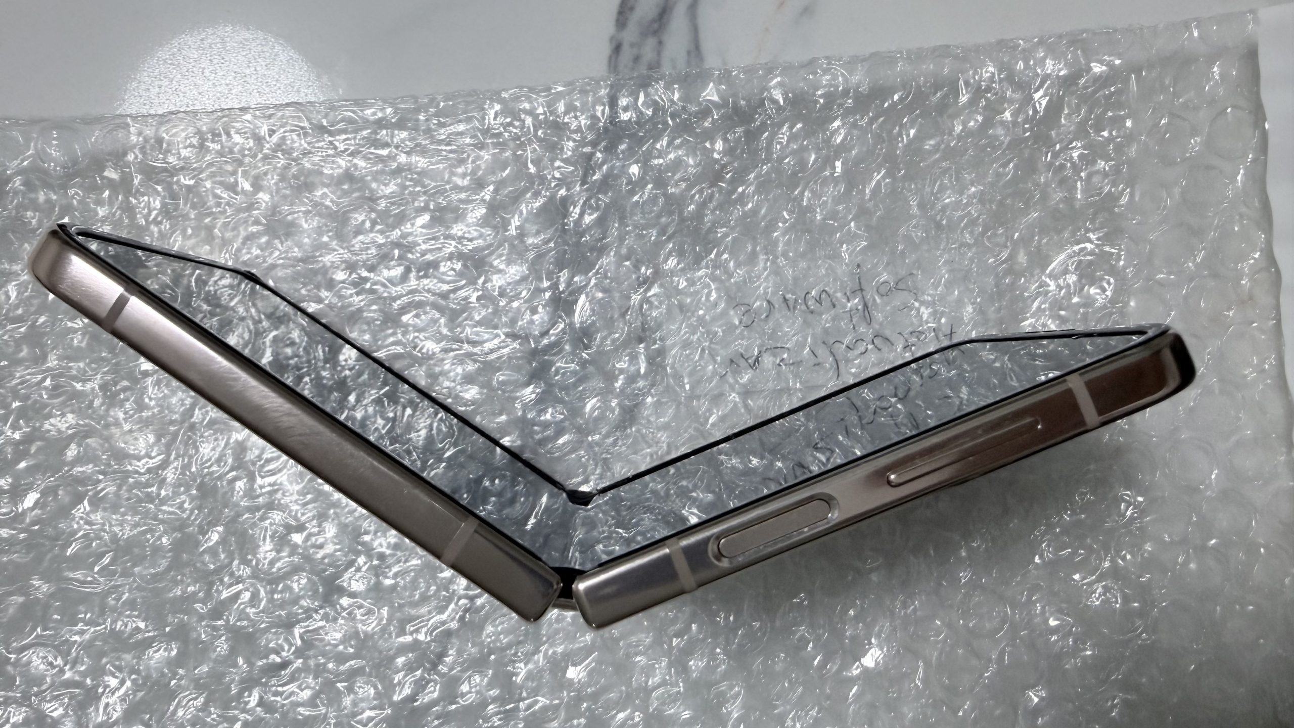 Samsung Galaxy Z Flip4 512GB Pink Gold — Desbloqueado — Grado C - Imagen 8