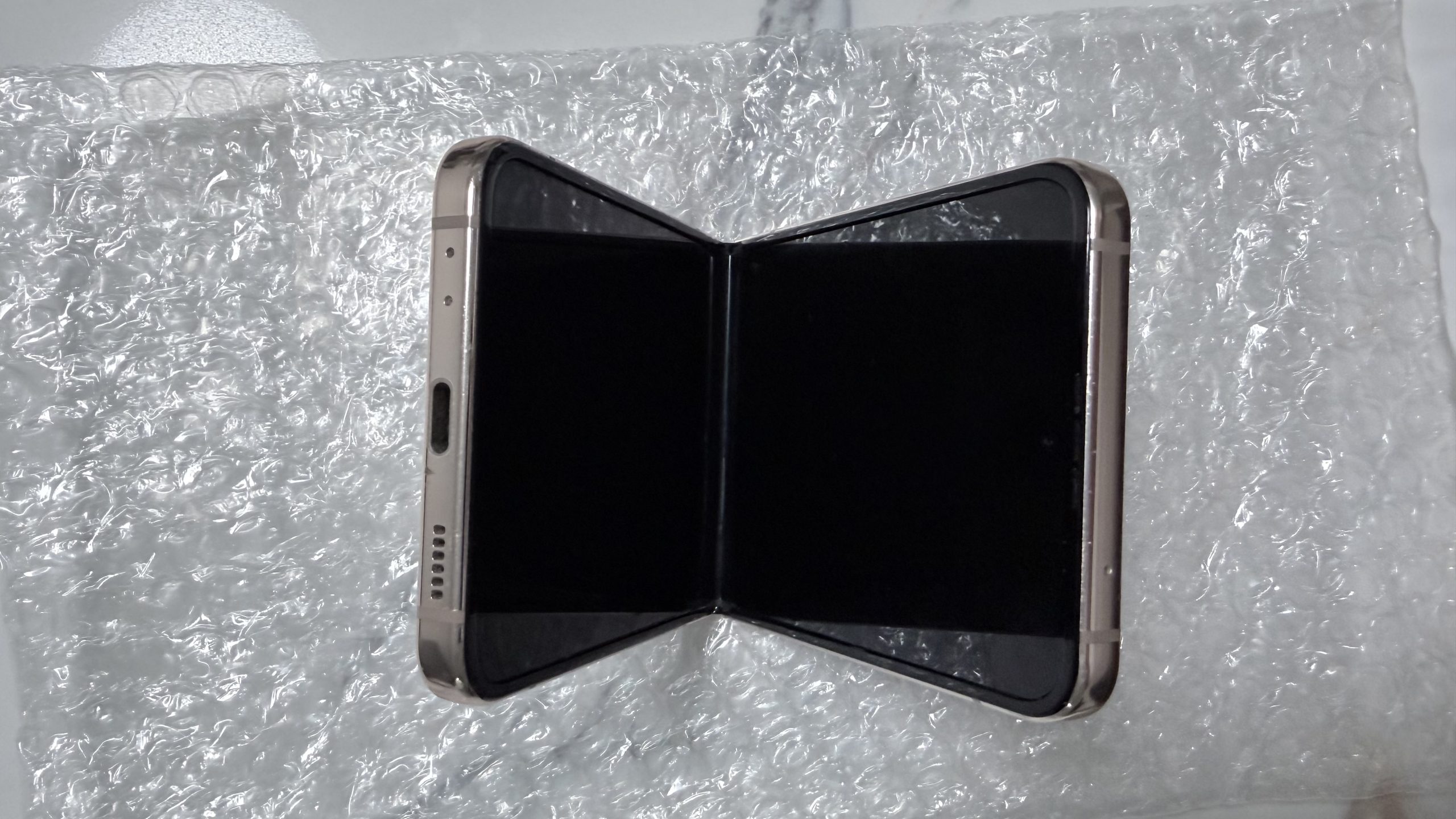 Samsung Galaxy Z Flip4 512GB Pink Gold — Desbloqueado — Grado C - Imagen 14