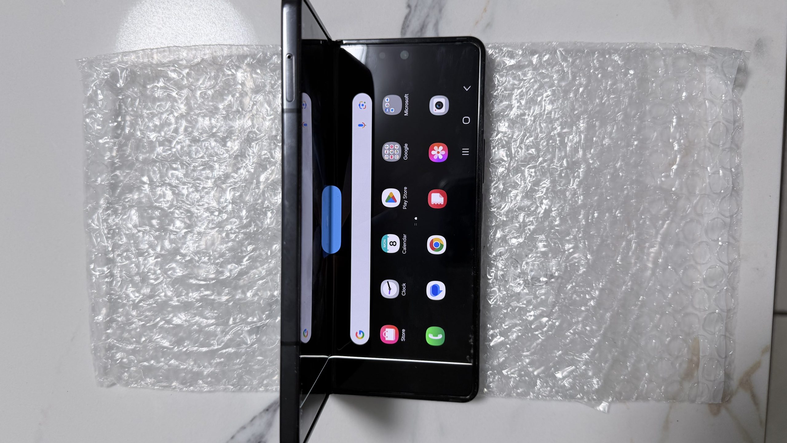 Samsung Galaxy Z Fold4 1TB Phantom Black — Desbloqueado — Grado C (línea en pantalla interna) + Galaxy Watch4 Classic 46mm de REGALO - Imagen 17