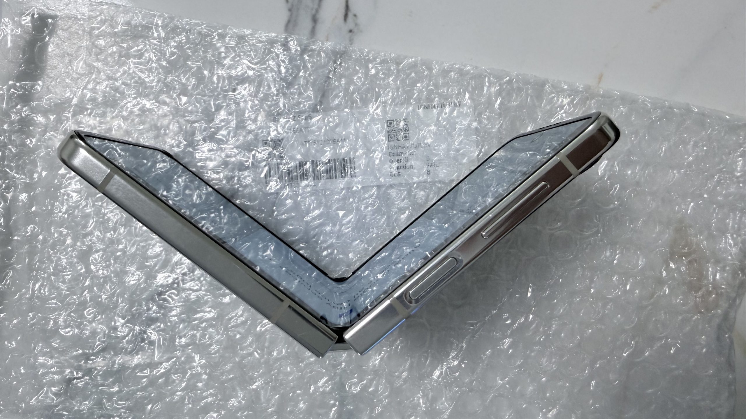 Samsung Galaxy Z Flip5 5G 512GB Cream — Desbloqueado — Grado A - Imagen 11