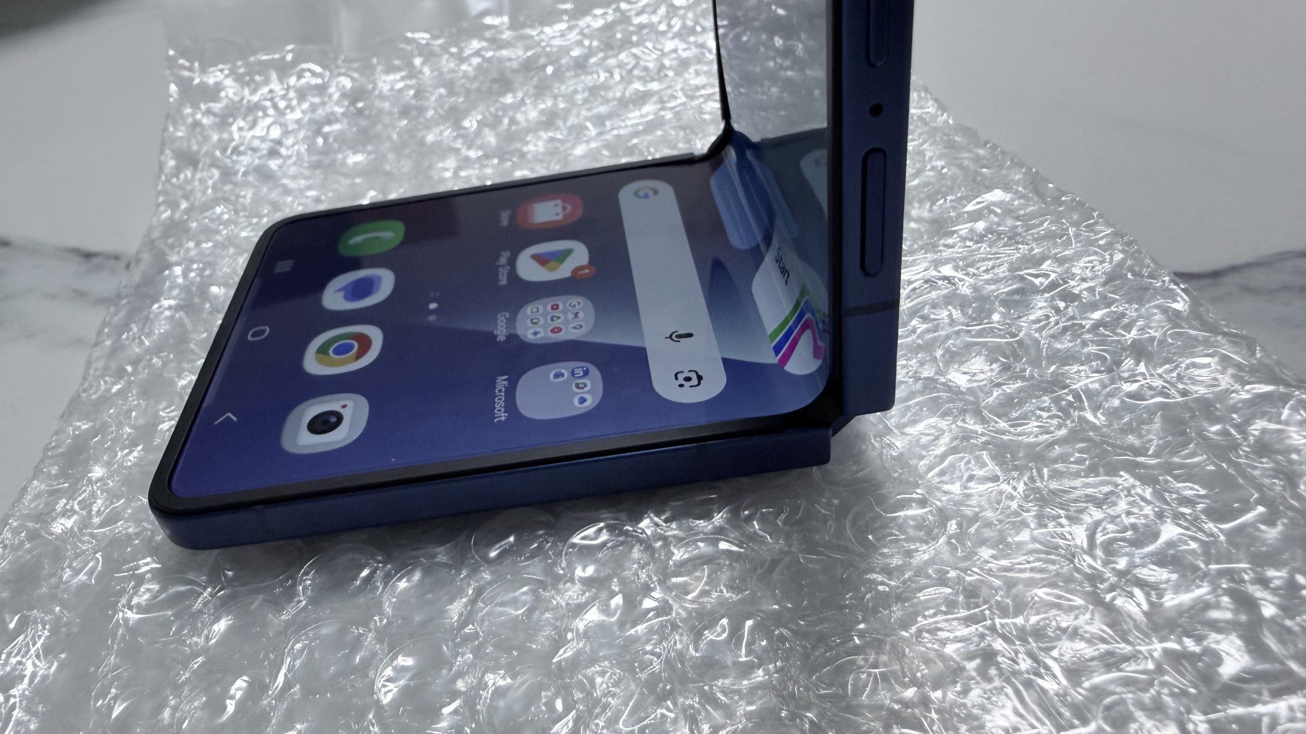 Samsung Galaxy Z Flip7 5G 256GB Blue Shadow — Desbloqueado — Grado A+ - Imagen 15