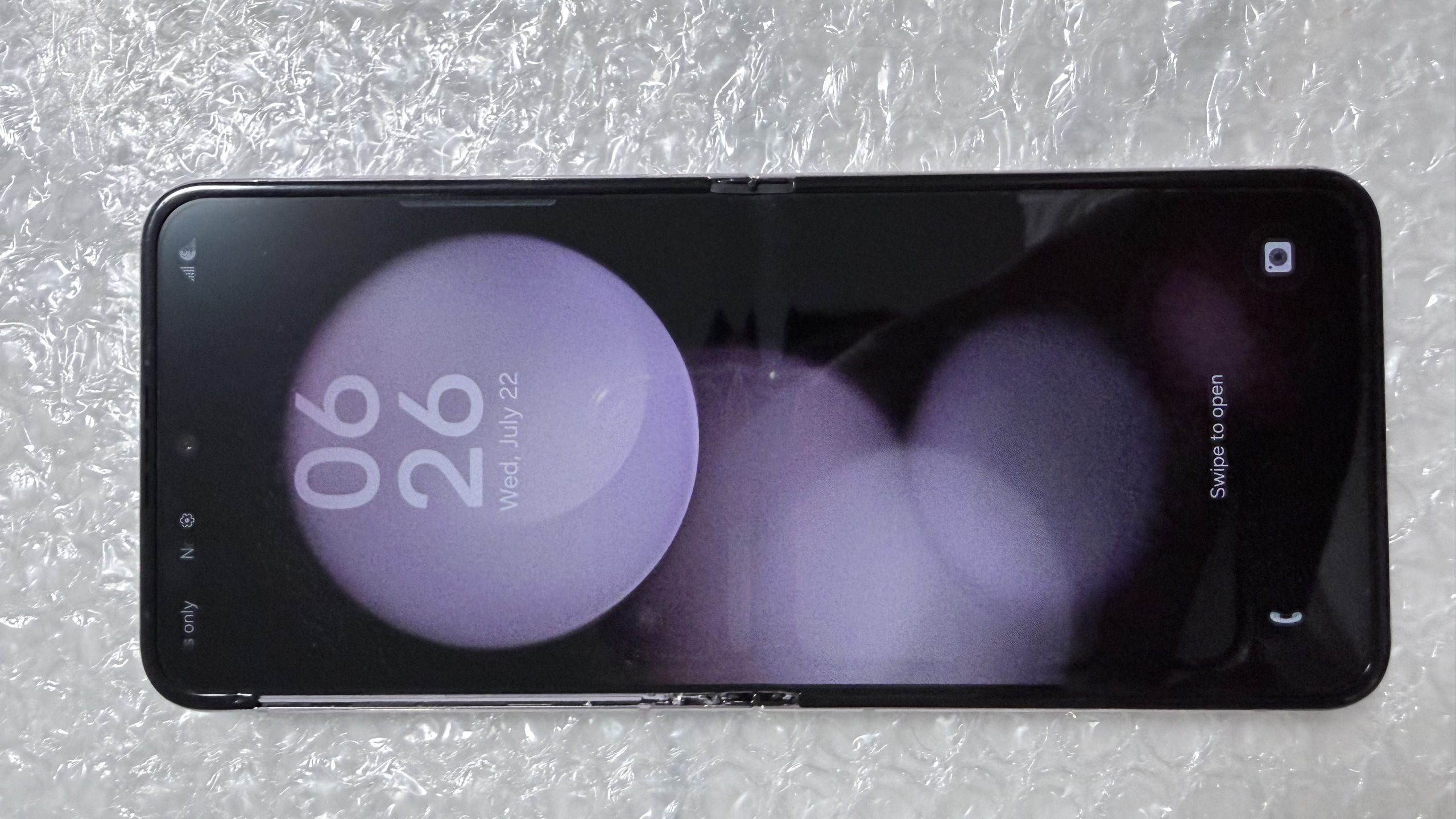 Samsung Galaxy Z Flip 5 512GB Desbloqueado — 100% Funcional · Dos detalles estéticos en pantalla · Chasis impecable + Galaxy Watch Active2 de REGALO - Imagen 9