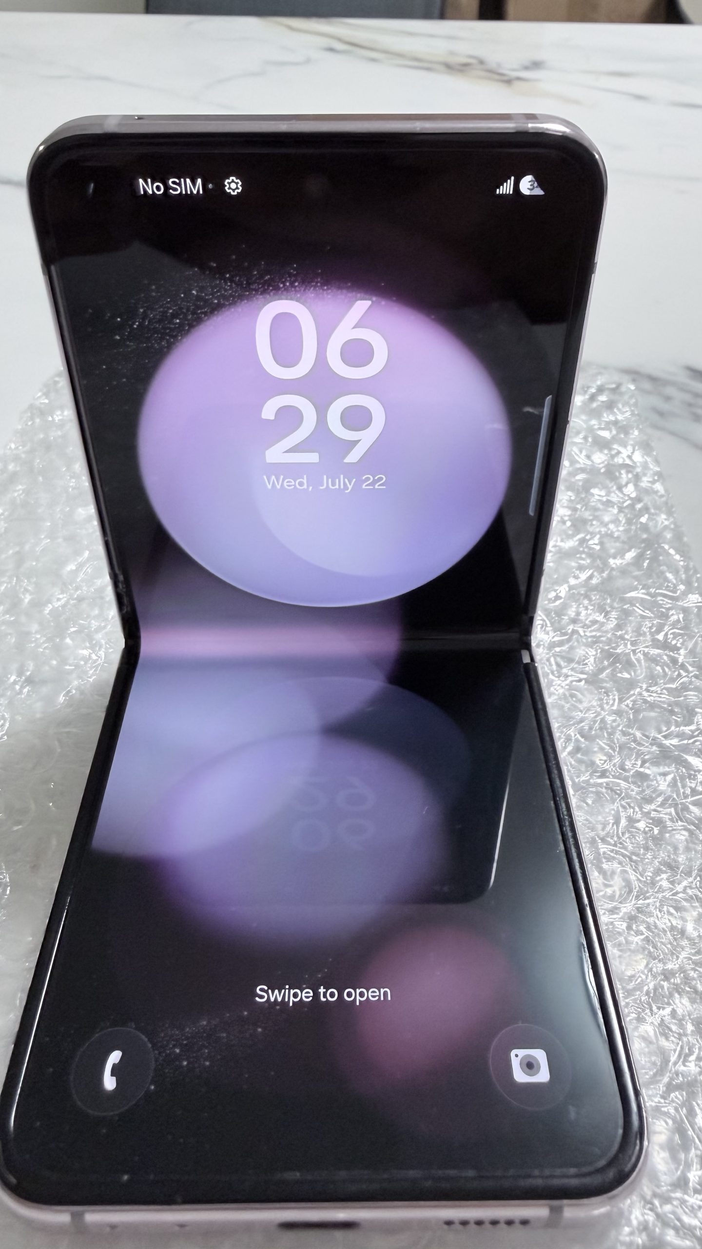 Samsung Galaxy Z Flip 5 512GB Desbloqueado — 100% Funcional · Dos detalles estéticos en pantalla · Chasis impecable + Galaxy Watch Active2 de REGALO - Imagen 27