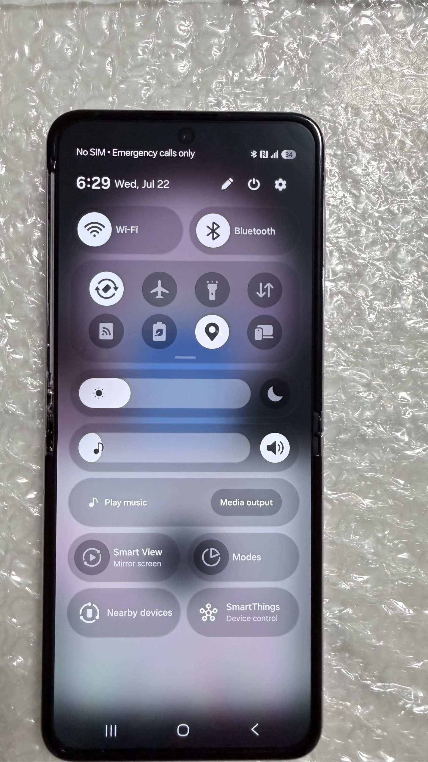 Samsung Galaxy Z Flip 5 512GB Desbloqueado — 100% Funcional · Dos detalles estéticos en pantalla · Chasis impecable + Galaxy Watch Active2 de REGALO - Imagen 28