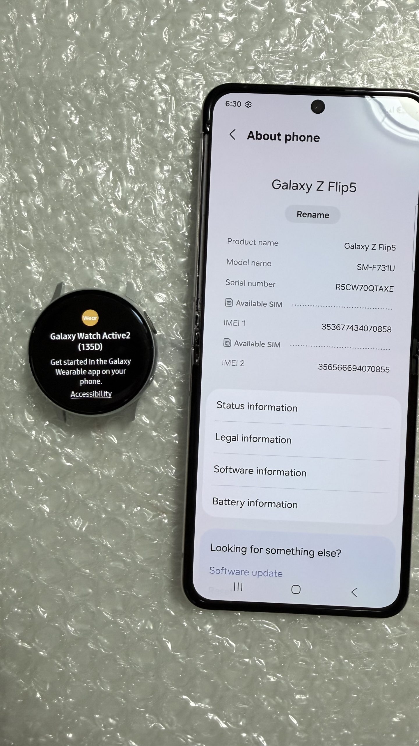 Samsung Galaxy Z Flip 5 512GB Desbloqueado — 100% Funcional · Dos detalles estéticos en pantalla · Chasis impecable + Galaxy Watch Active2 de REGALO - Imagen 30