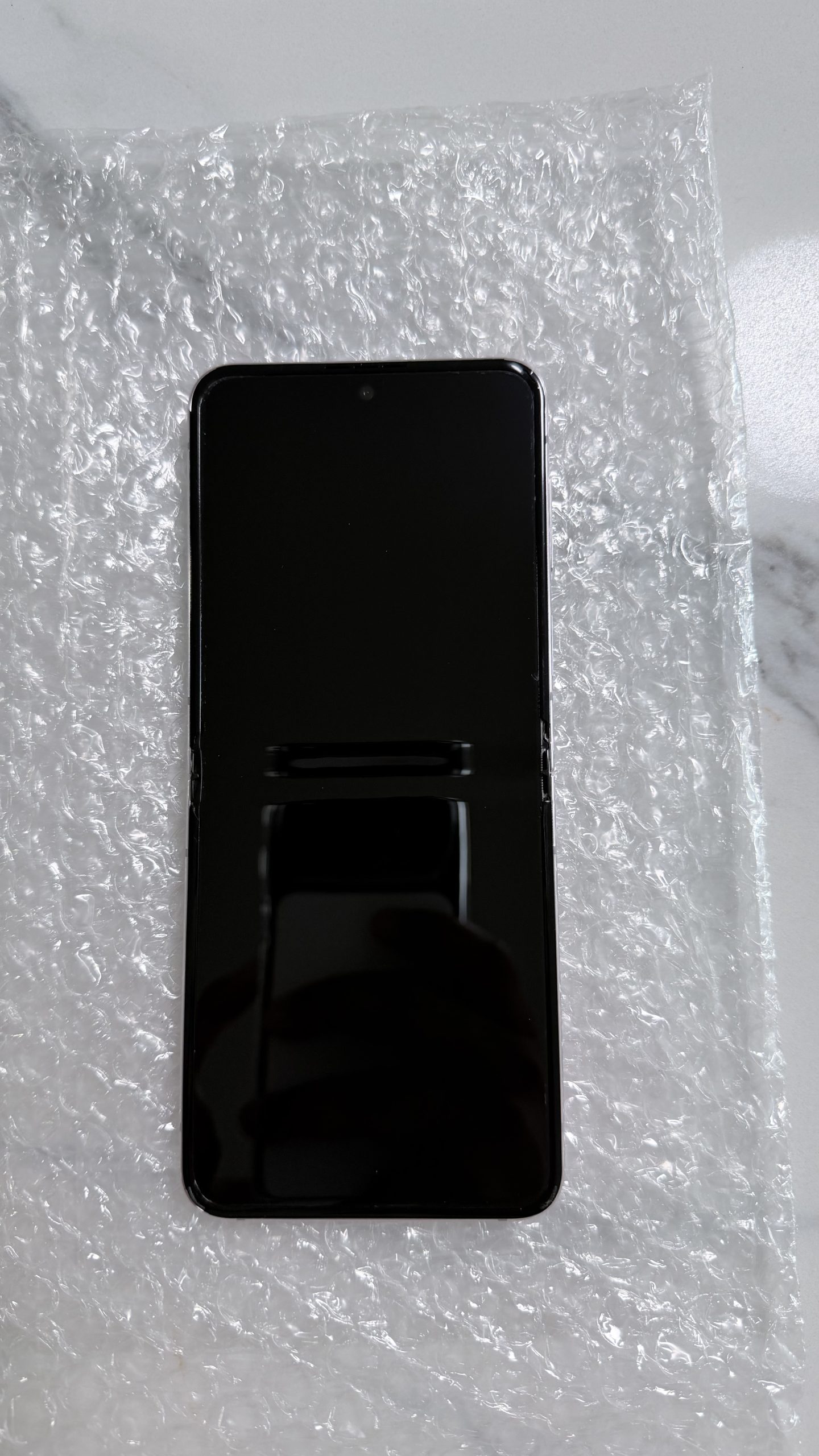 Samsung Galaxy Z Flip 5 512GB Lavender Desbloqueado — 100% Funcional con punto en pantalla + Galaxy Watch Active2 de REGALO - Imagen 3