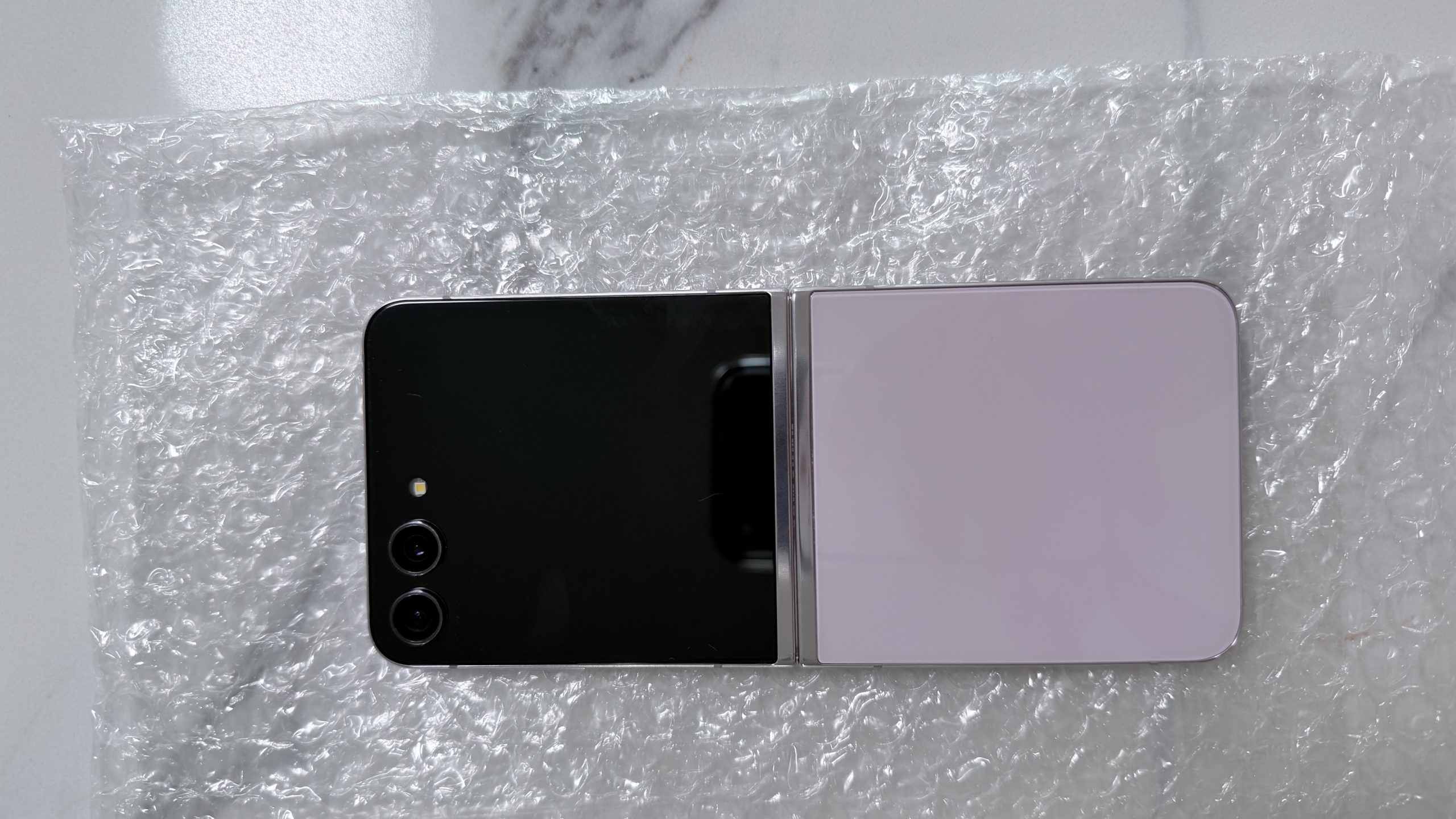 Samsung Galaxy Z Flip 5 512GB Lavender Desbloqueado — 100% Funcional con punto en pantalla + Galaxy Watch Active2 de REGALO - Imagen 4