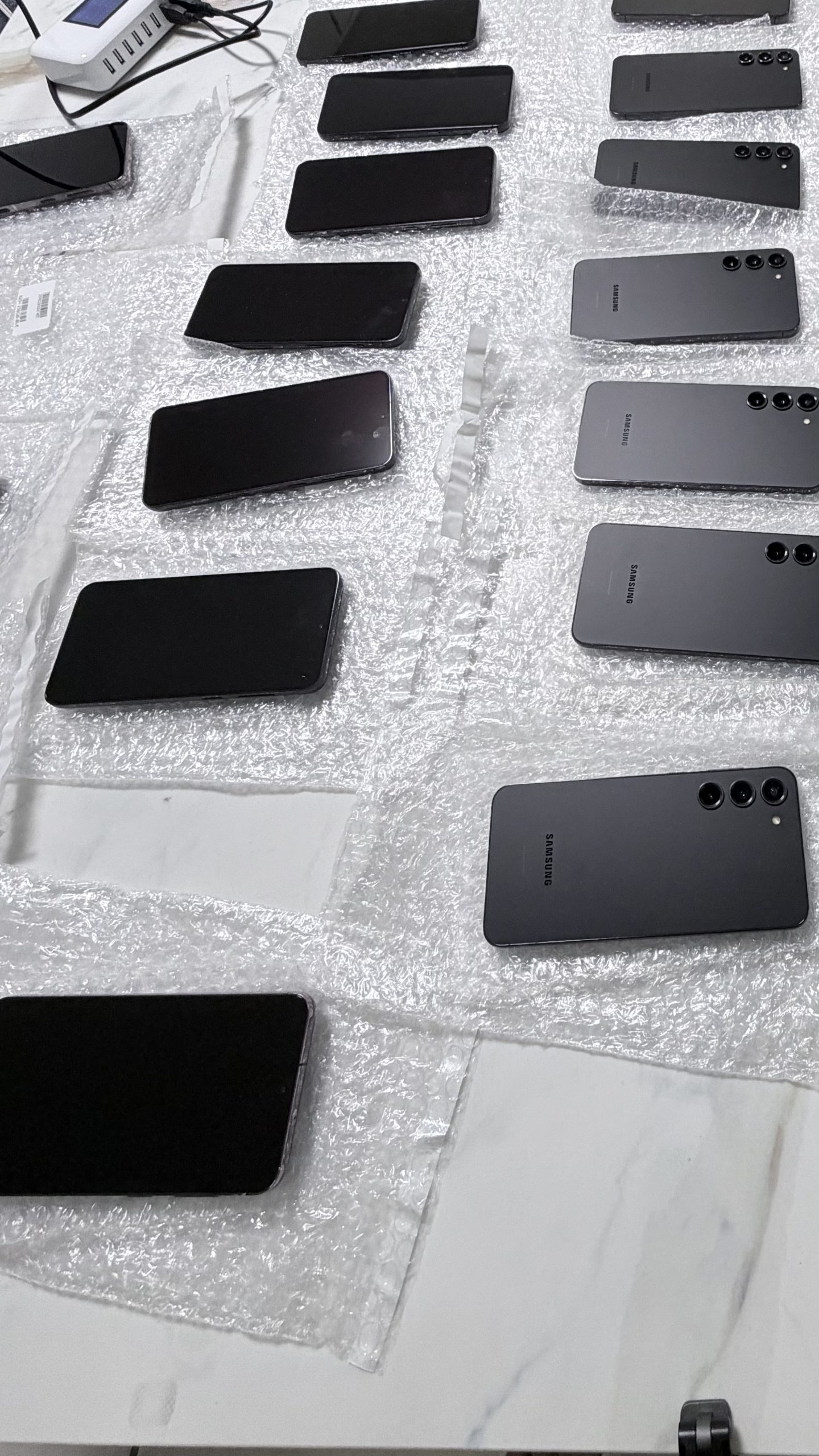 Samsung Galaxy S23+ 5G 256GB Phantom Black — Desbloqueado de Fábrica (SM-S916U1) — Grado B - Imagen 3