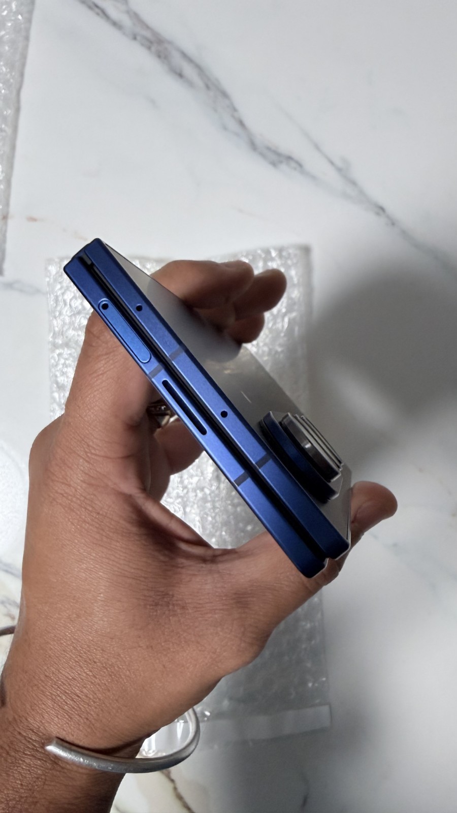 Samsung Galaxy Z Fold7 256GB Blue Shadow — Desbloqueado de Fábrica (SM-F966U1) — Grado A - Imagen 4