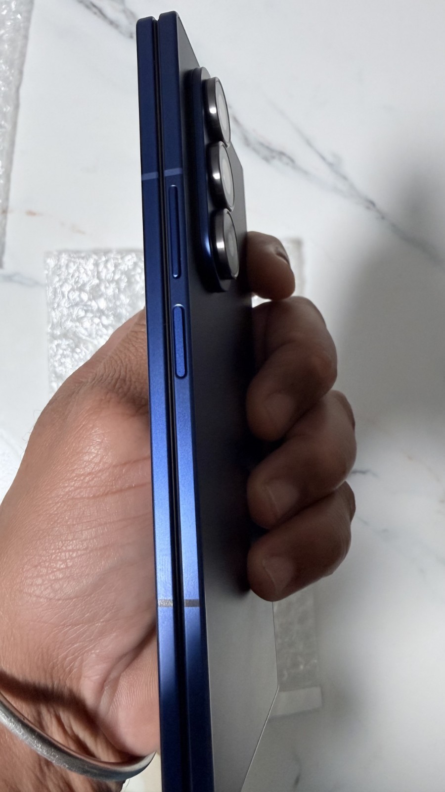 Samsung Galaxy Z Fold7 256GB Blue Shadow — Desbloqueado de Fábrica (SM-F966U1) — Grado A - Imagen 7